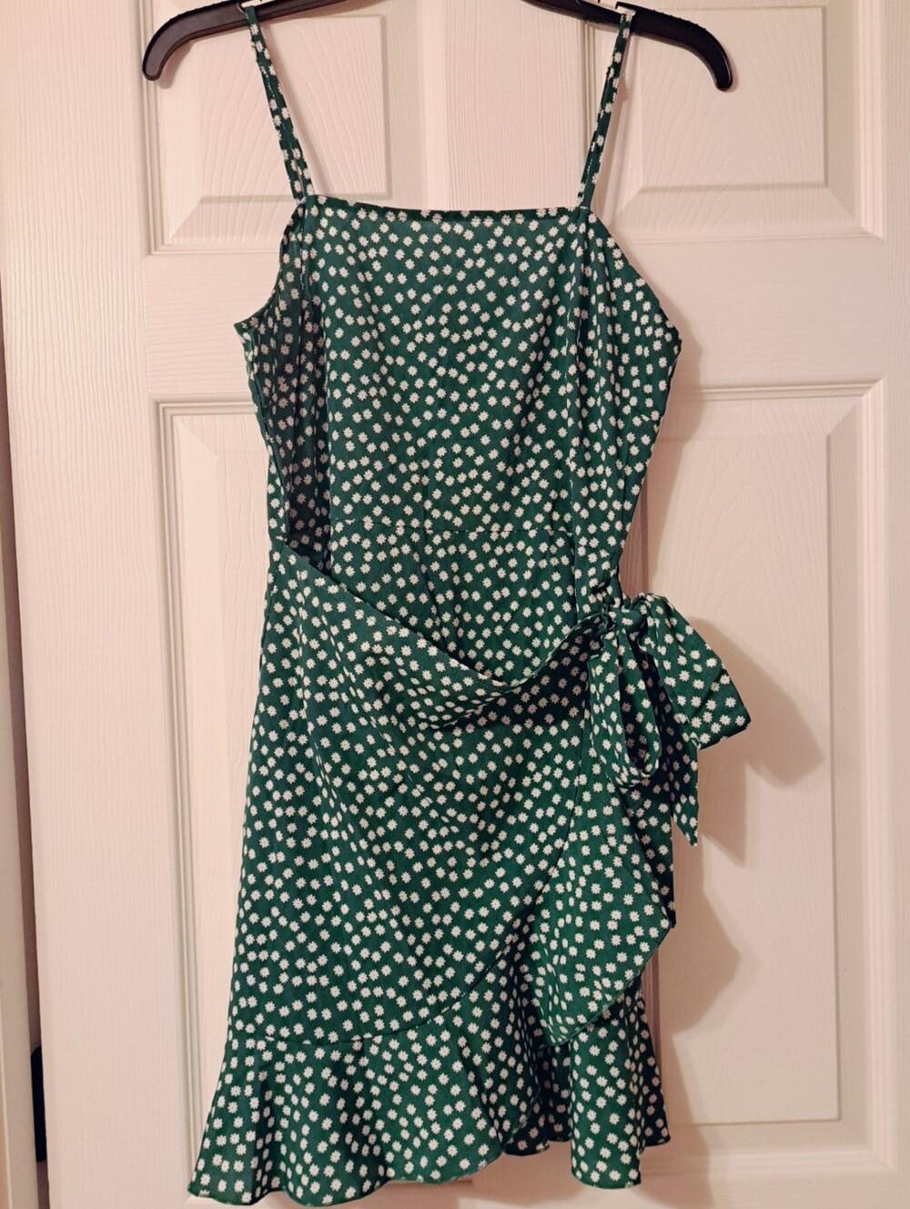 NWT Zaful Size 6 Green Ditzy Floral Tie-Side Ruffle Mini Dress - Picture 2 of 9